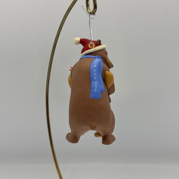 Vintage 1996 Hallmark Keepsake Mom and Dad Bears QX5821 Hugging Candy Cane - Picture 8 of 14
